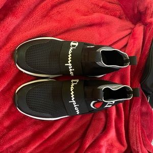 6 1/2 men size champion shoes. Great condition.